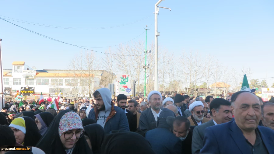 حضور پرشور دانشگاهیانِ دانشگاه ملی مهرات استان کهگیلویه و بویراحمد در راهپیمایی یوم الله 22بهمن 5