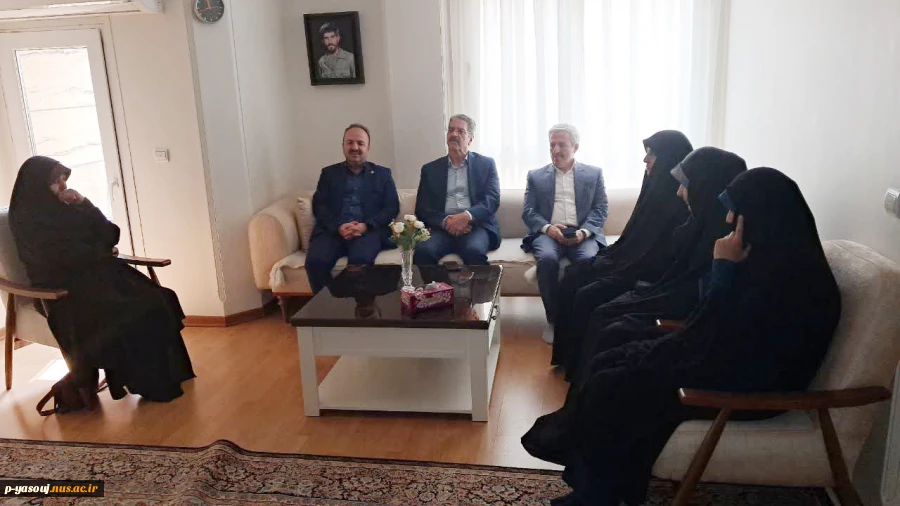 همزمان با گرامی‌داشت روز شهدا:
دیدار و گفت‌وگوی رئیس دانشگاه ملی مهارت با خانواده معزز شهدای گرانقدر، شهید کاتوزیان و شهیدان علی و فرهاد شاهچراغی 2