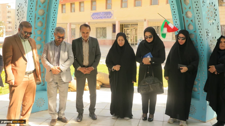 با حضور رئیس و کارکنان دانشگاه ملی مهارت استان برگزار شد: آیین غبارروبی  و عطر افشانی قبر مطهر شهید گمنام واقع در آموزشکده ملی مهارت دختران یاسوج 5