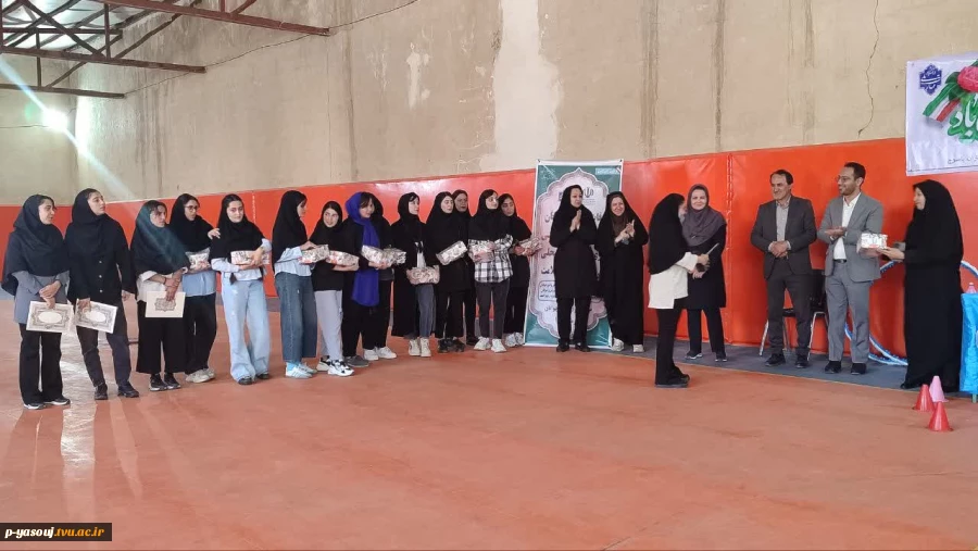 برگزاری مسابقات مختلف  ورزشی در آموزشکده ملی مهارت دختران یاسوج به مناسبت هفته تربیت بدنی و ورزش 5