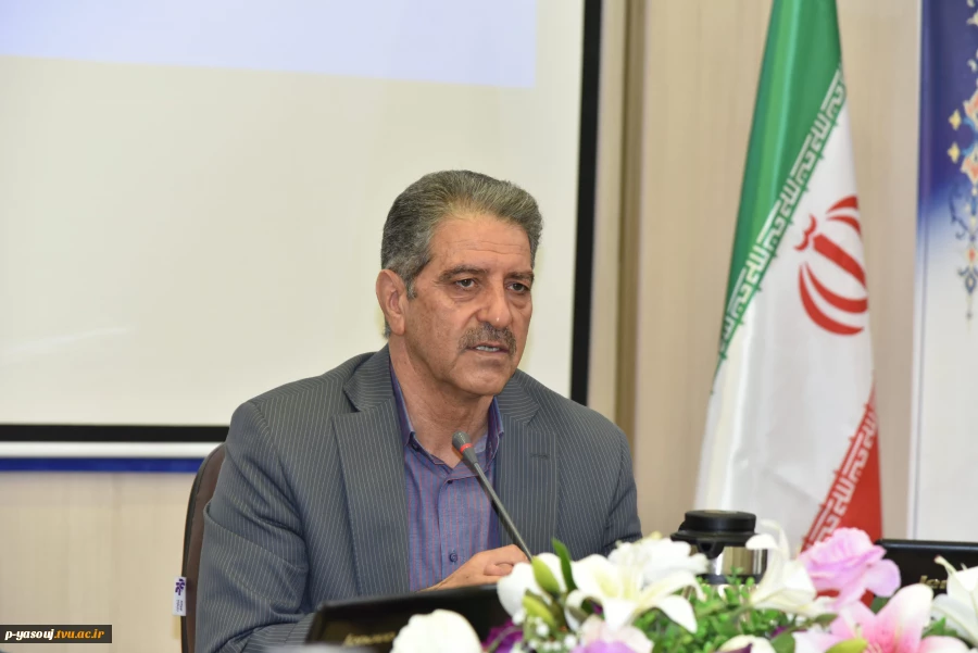 رئیس دانشگاه ملی مهارت در جمع رؤسای دانشکده‌ها و آموزشکده‌های سراسر کشور:
حیات دانشگاه و ارکان آن در گرو ضوابط، مقررات و قوانین است/ هیئت امنا مجلس قانون‌گذاری دانشگاه است/ سیاست دانشگاه تربیت نیروی توانمند اشتغال‌پذیر است 2