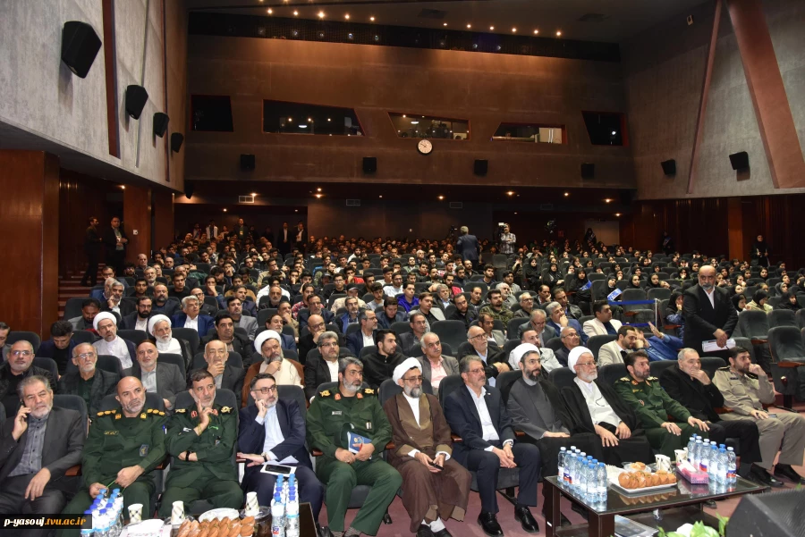 با حضور مقامات کشوری، لشکری، خانواده‌های معظم شهدا و دانشجویان برگزار شد؛
آیین گرامی‌داشت سالگرد شهادت سرلشکر شهید حسن طهرانی مقدم و یادواره ۳۱۱ دانشجوی شهید دانشگاه ملی مهارت 2