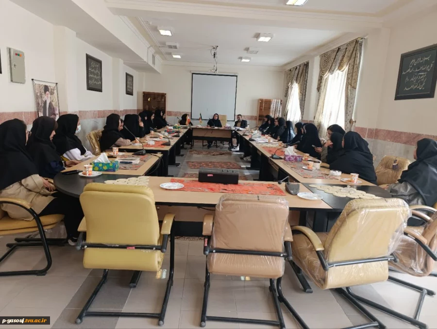 برگزاری نشست رئیس آموزشکده ملی مهارت دختران یاسوج با دبیران انجمن های علمی
به گزارش روابط عمومی دانشگاه، نشست رئیس آموزشکده ملی مهارت دختران یاسوج با دبیران انجمن های علمی این مرکز برگزار شد. در این نشست ابتدا رئیس آموزشکده ملی مهارت دختران یاسوج در سخنا
