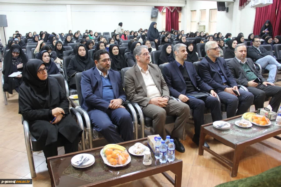 با حضور رئیس دانشگاه ملی مهارت و معاون پژوهش و فناوری، نوآوری و اقتصاد دانش بنیان شورای عالی انقلاب فرهنگی:مراسم گرامیداشت روز دانشجو و هفته پژوهش برگزار شد. 2