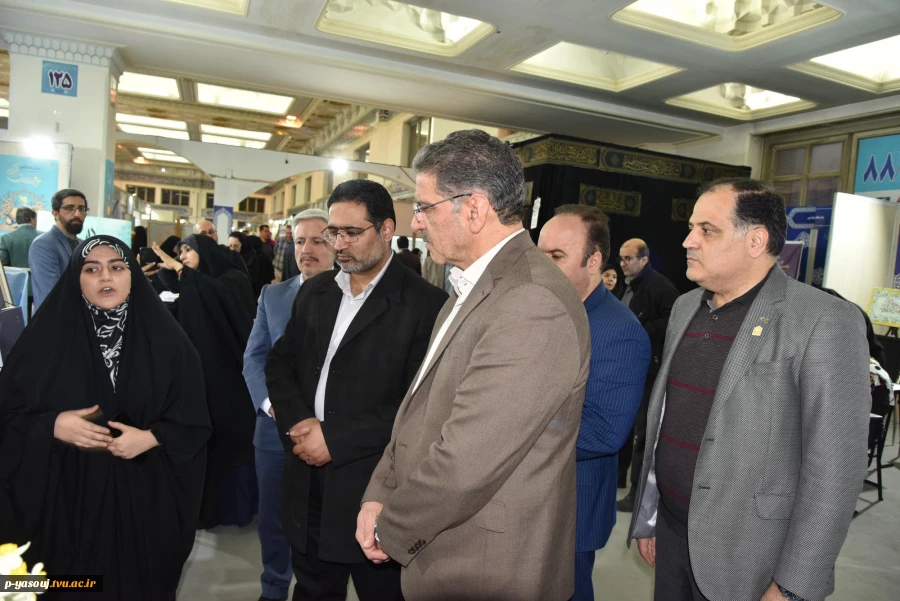 با حضور دکتر زمانی افتتاح شد؛

بخش دانشگاهی سی و سومین نمایشگاه بین‌المللی قرآن کریم با میزبانی دانشگاه ملی مهارت 2