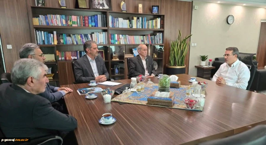 به منظور پیگیری نامه رؤسای سه دانشگاه پهنه گستر کشور، با موضوع افزایش حقوق کارمندان دانشگاه‌ها صورت گرفت؛ 2