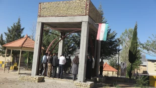 ادای احترام کارکنان دانشگاه ملی مهارت استان کهگیلویه و بویراحمد به مقام شامخ شهید گمنام دانشگاه در آغازین روز از هفته دفاع مقدس 8