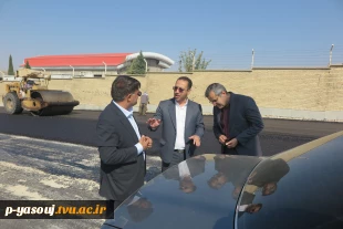 بازدید معاون هماهنگی امور عمرانی استانداری کهگیلویه و بویراحمد از روند انجام آسفالت خیابان دانشگاه 4